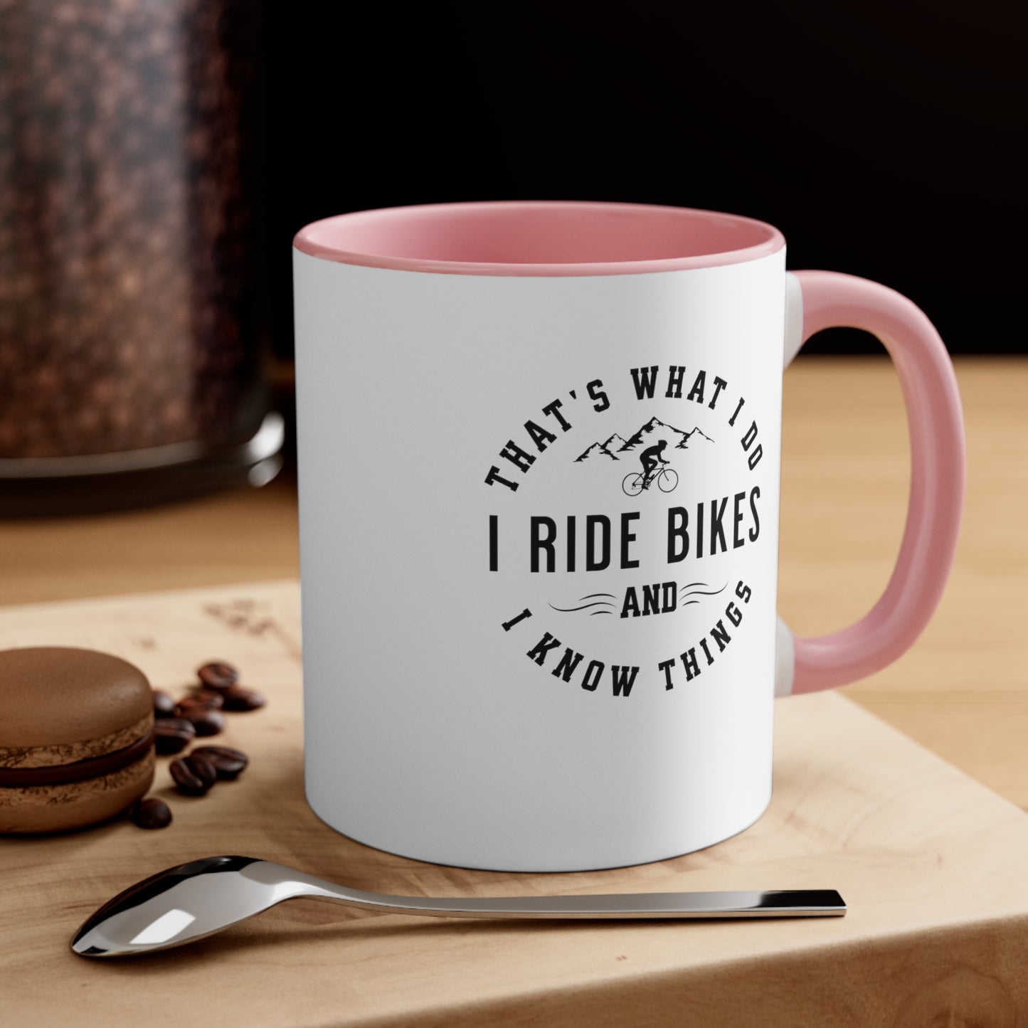 Taza Eso es lo que hago, ando en bicicleta y sé cosas.
