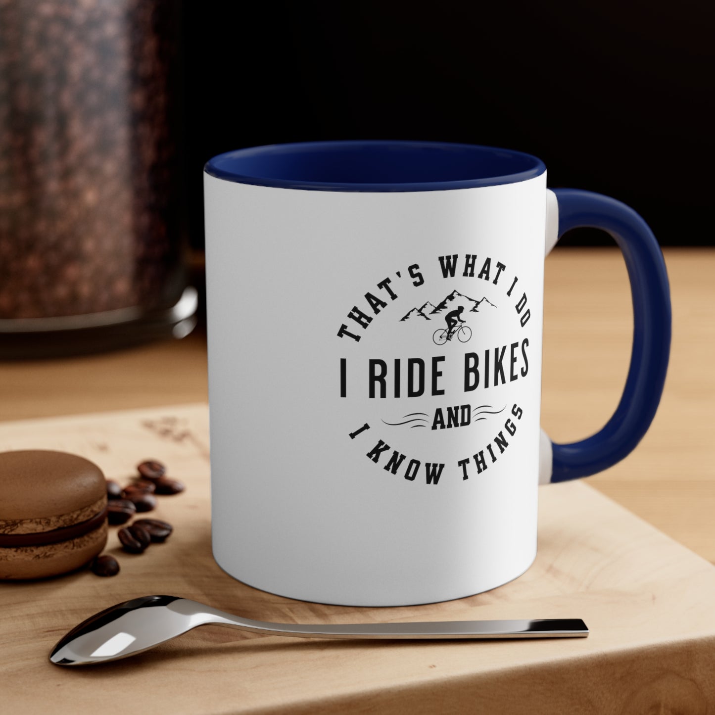 Taza Eso es lo que hago, ando en bicicleta y sé cosas.